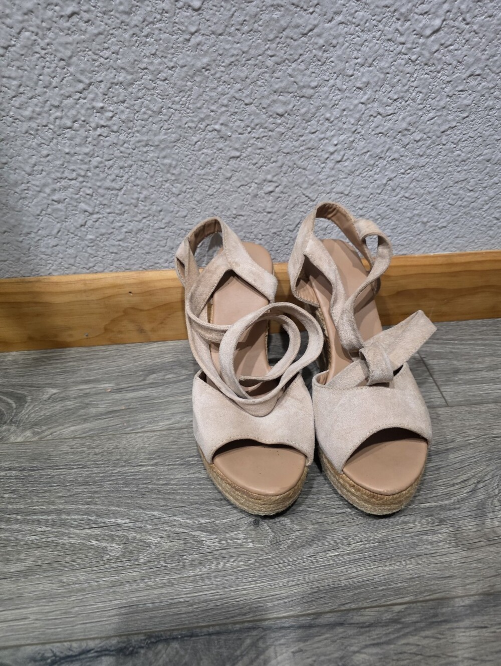 Women’s Open-Toe Espadrille Wedge Sandals in Light Beige With Tie Strap